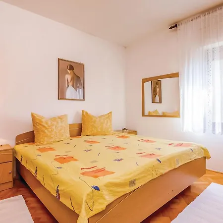 Apartment Beautiful In Novi Vinodolski