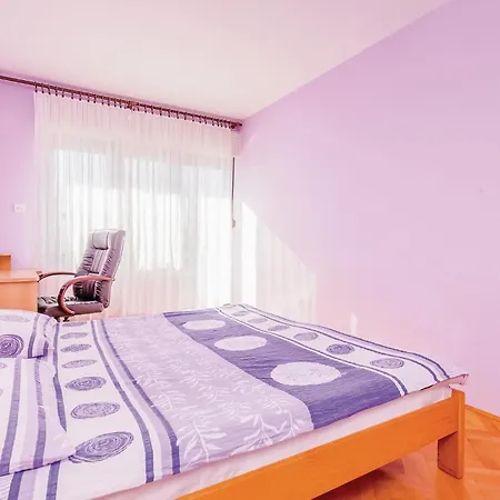 Apartment Beautiful In Novi Vinodolski