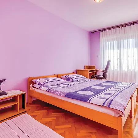Apartment Beautiful In Novi Vinodolski
